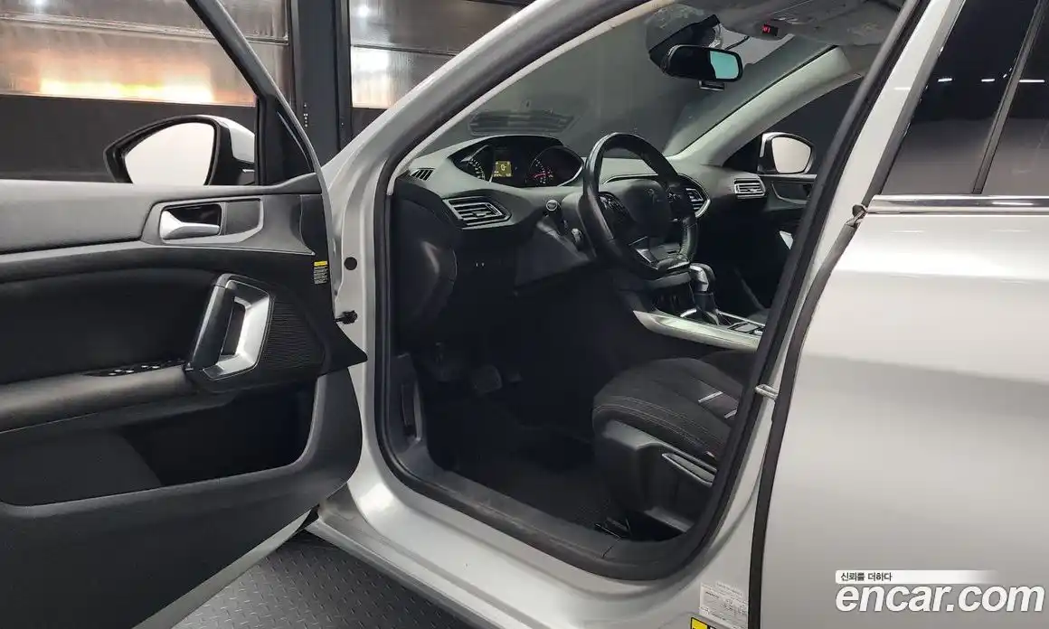 Peugeot 308 2014 2.0 гидро в Москве № 235632, фото 10