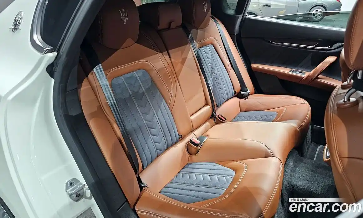 Maserati Quattroporte 2019 3.0 гидро в Москве № 255914, фото 12