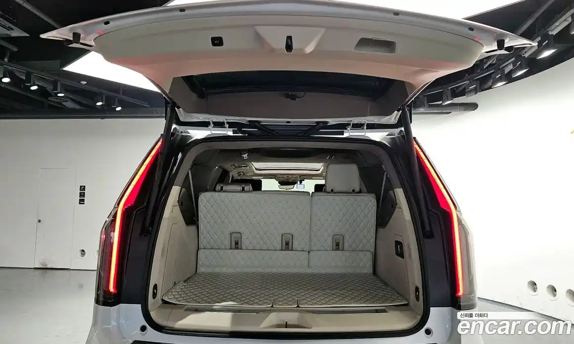 Cadillac Escalade 2023 6.2 гидро в Москве № 256373, фото 20