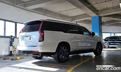 Cadillac Escalade 2023 6.2 гидро в Москве № 256373, миниатюра 2