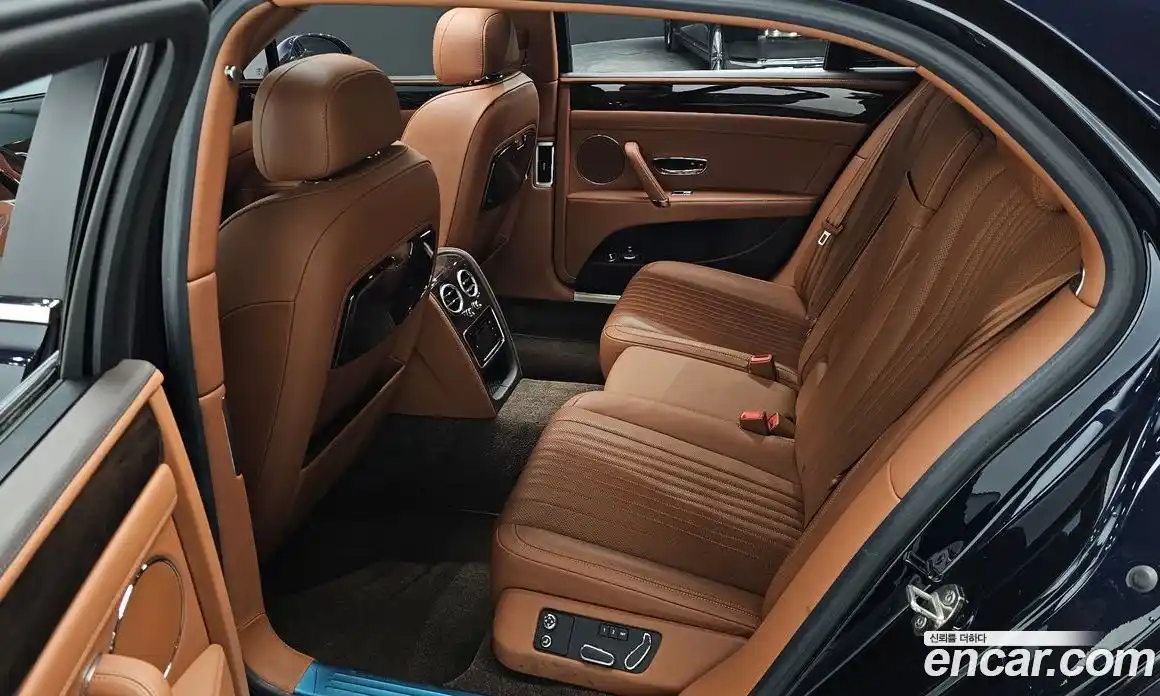 Bentley Flying Spur 2018 4.0 гидро в Москве № 256620, фото 12