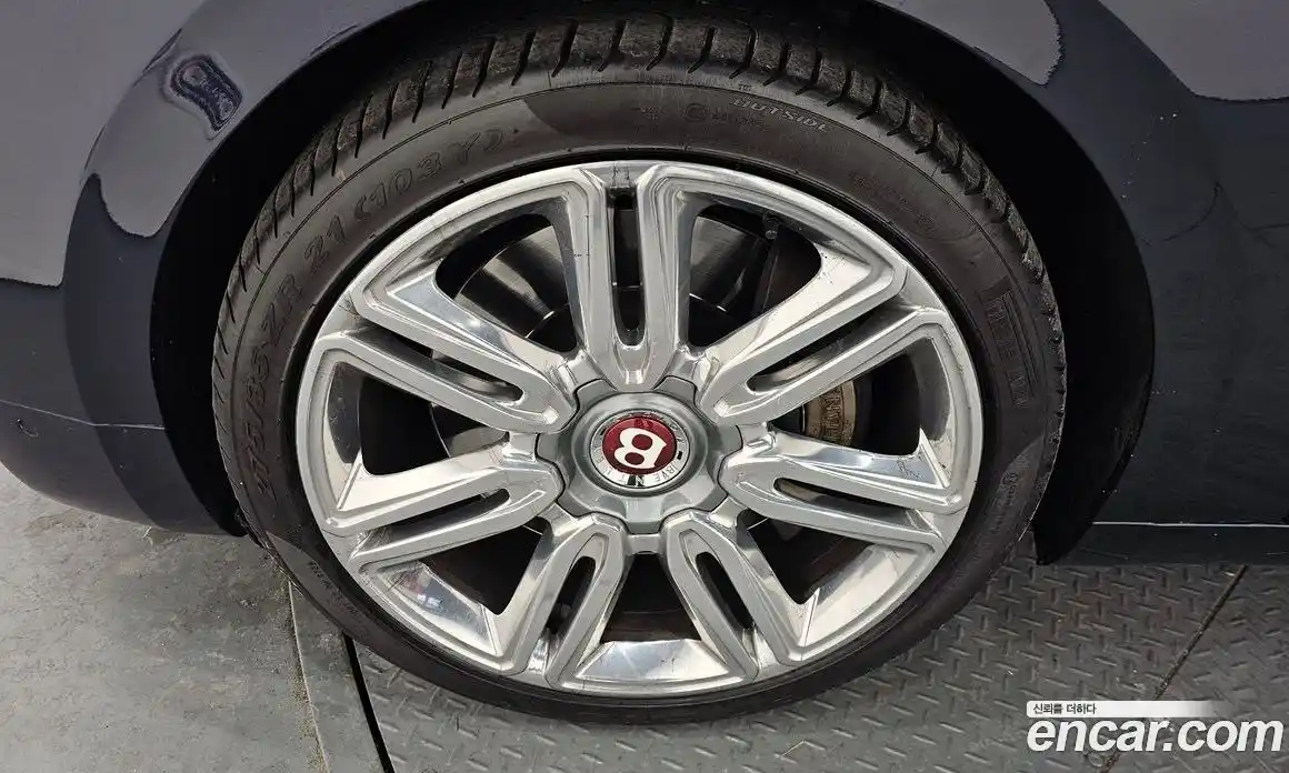 Bentley Flying Spur 2018 4.0 гидро в Москве № 256620, фото 5