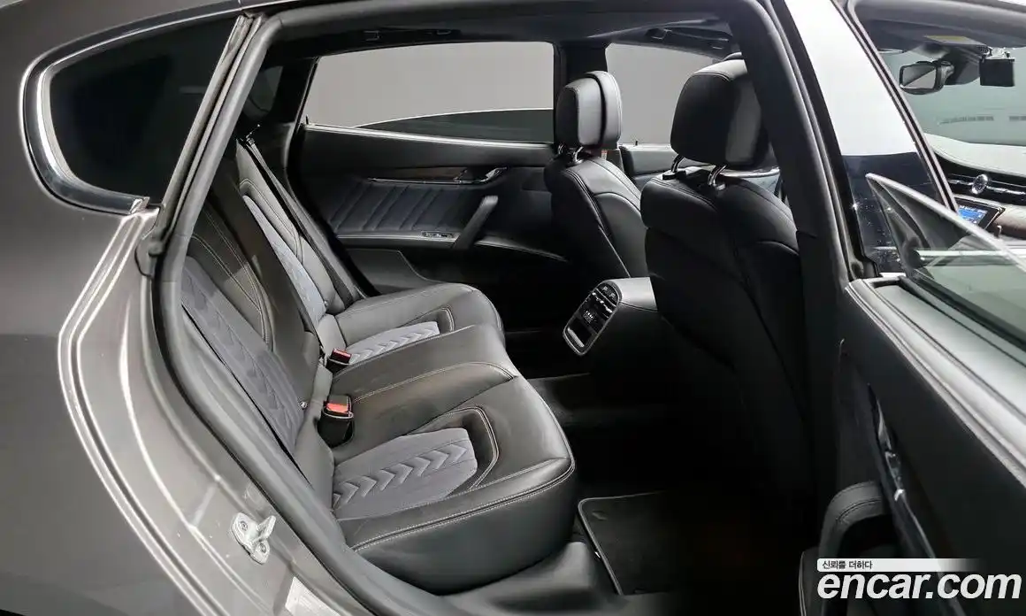 Maserati Quattroporte 2019 3.0 гидро в Москве № 282809, фото 12