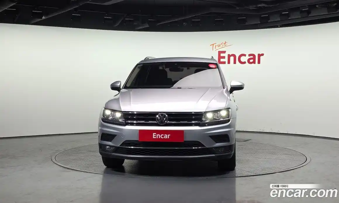 Volkswagen Tiguan 2018 2.0 гидро в Москве № 301110, фото 3