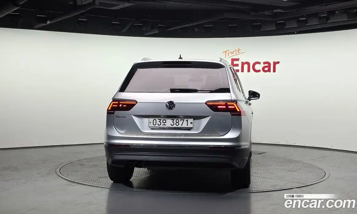Volkswagen Tiguan 2018 2.0 гидро в Москве № 301110, фото 4