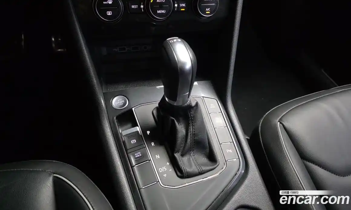 Volkswagen Tiguan 2018 2.0 гидро в Москве № 301110, фото 9