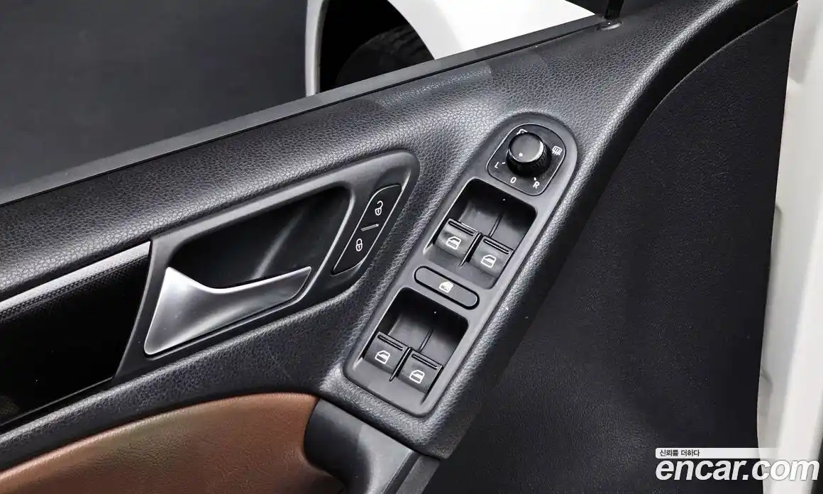 Volkswagen Golf 2013 2.0 гидро в Москве № 301514, фото 15