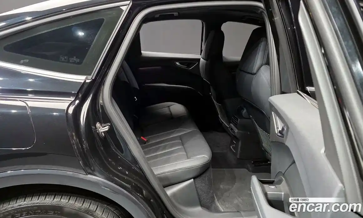 Audi Q4 e-tron 2022 0.2 гидро в Москве № 312180, фото 11
