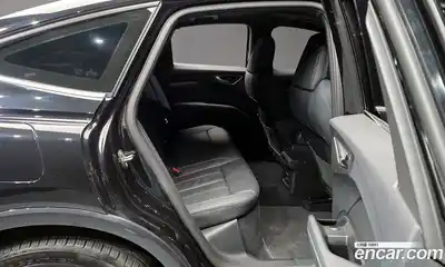 Audi Q4 e-tron 2022 0.2 гидро в Москве № 312180, миниатюра 11
