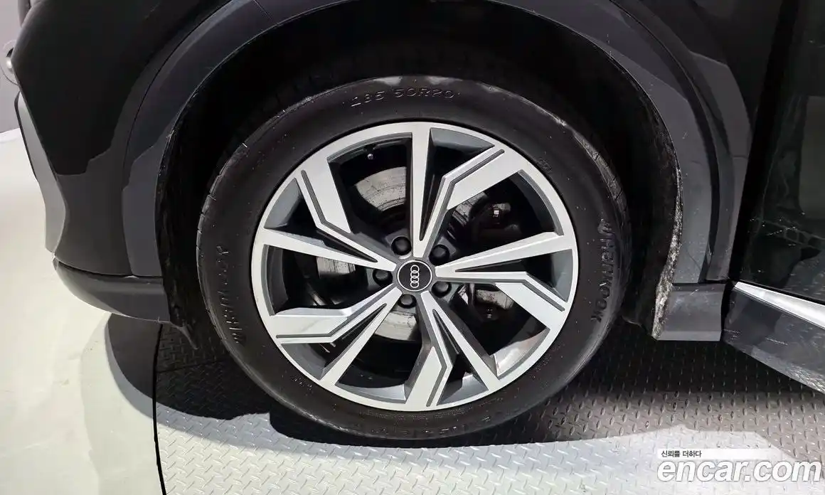 Audi Q4 e-tron 2022 0.2 гидро в Москве № 312180, фото 4