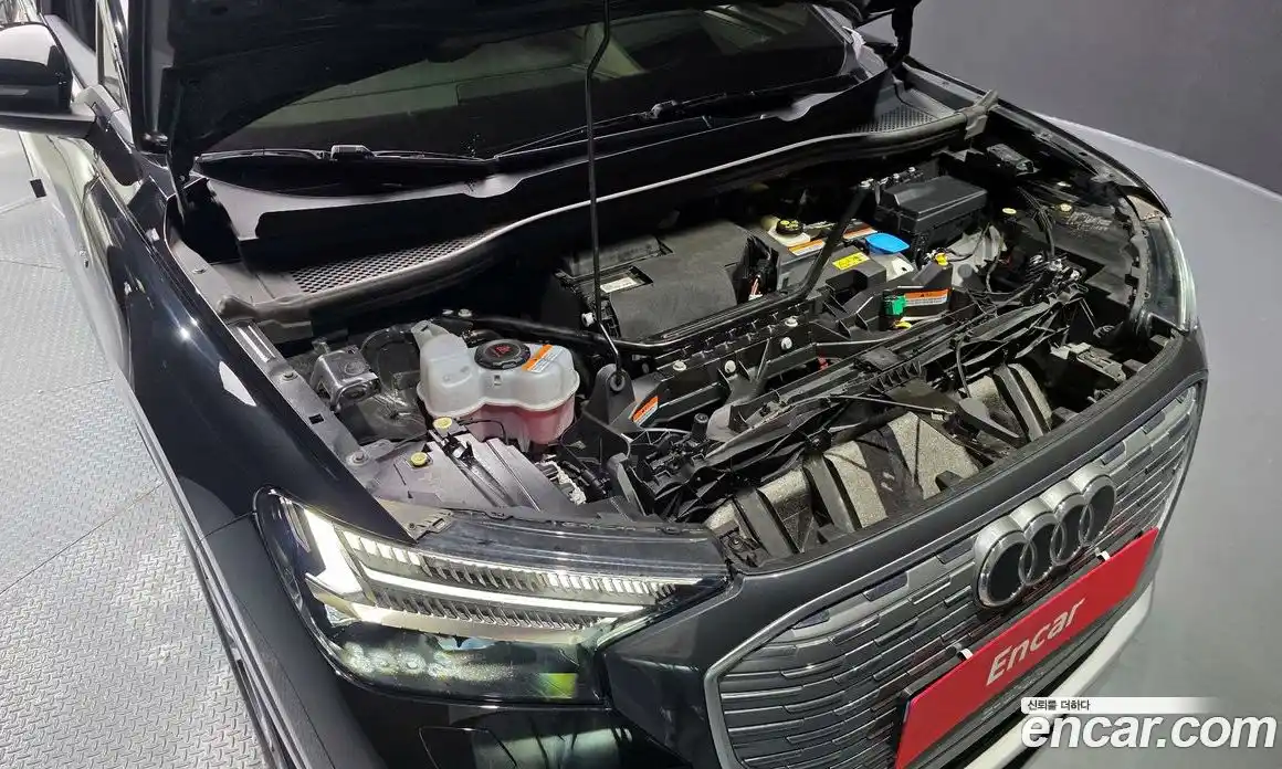 Audi Q4 e-tron 2022 0.2 гидро в Москве № 312180, фото 5