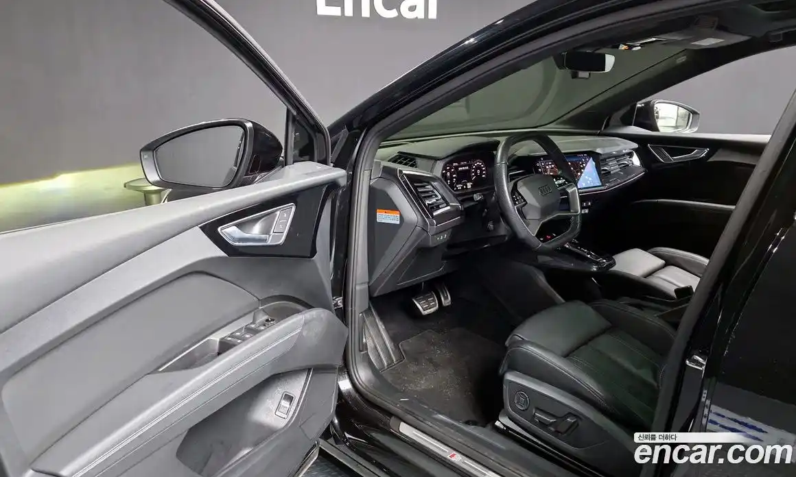 Audi Q4 e-tron 2022 0.2 гидро в Москве № 312180, фото 9