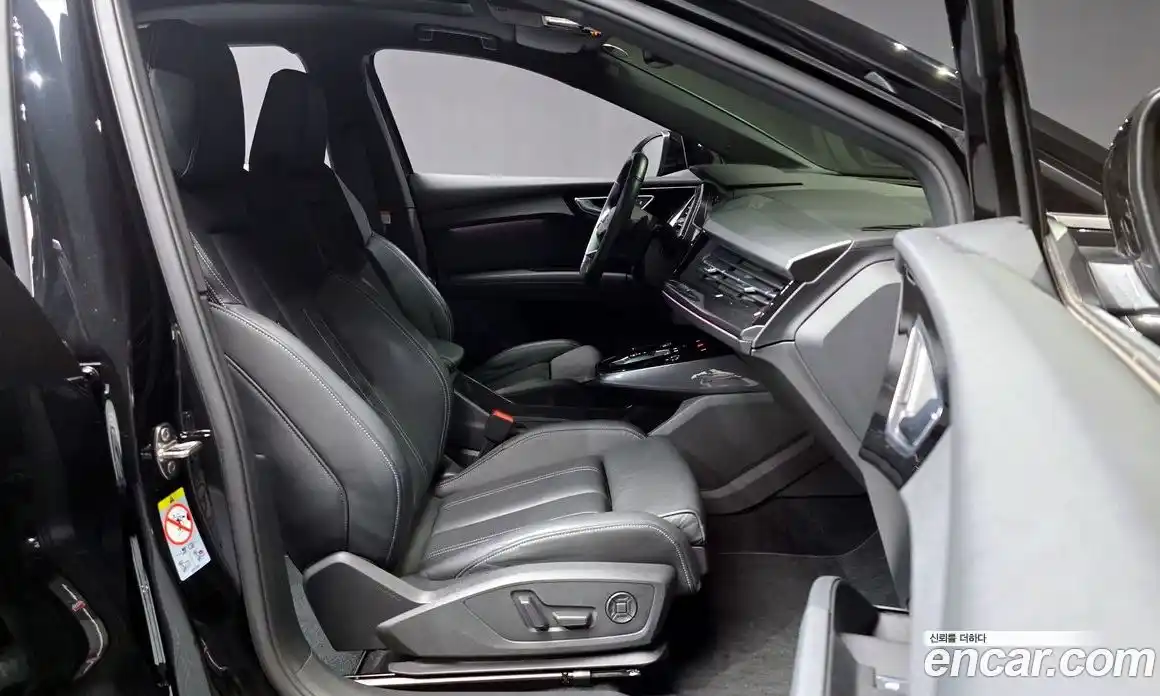 Audi Q4 e-tron 2022 0.2 гидро в Москве № 312180, фото 10