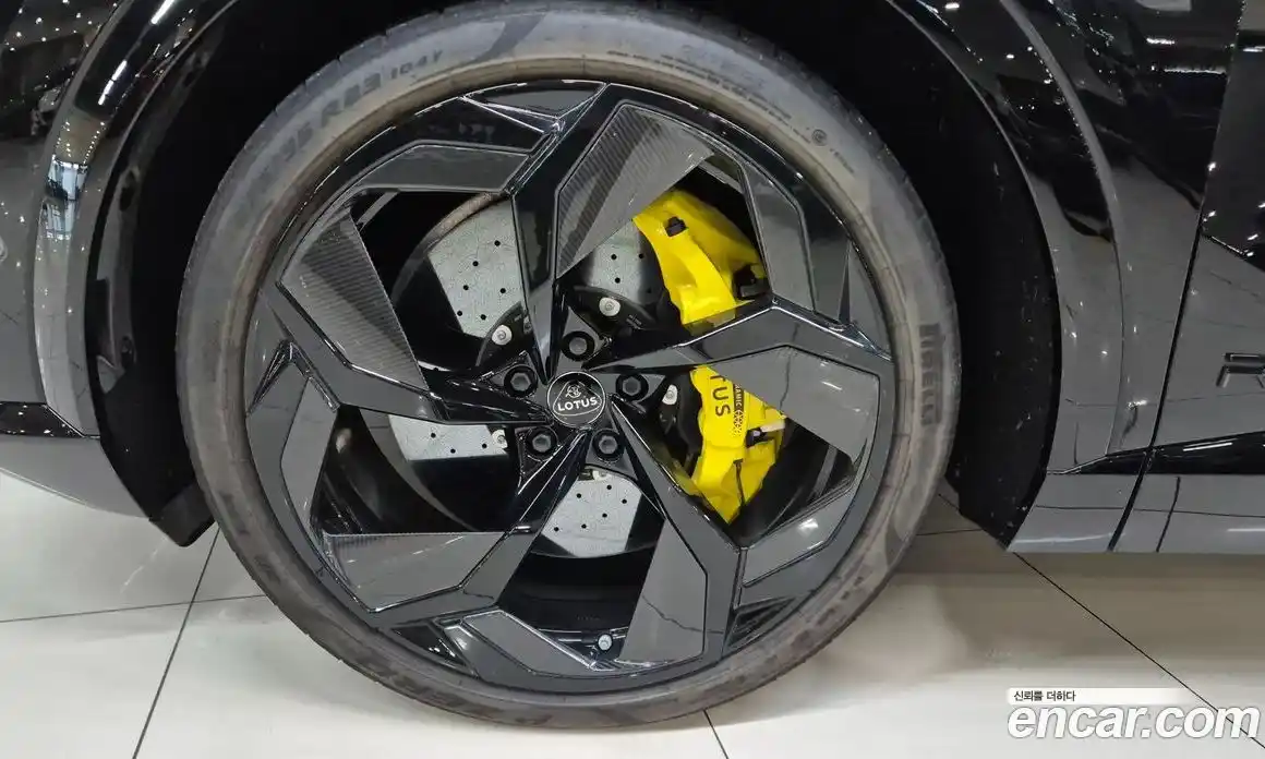 Lotus Eletre 2024 гидро в Москве № 387614, фото 20