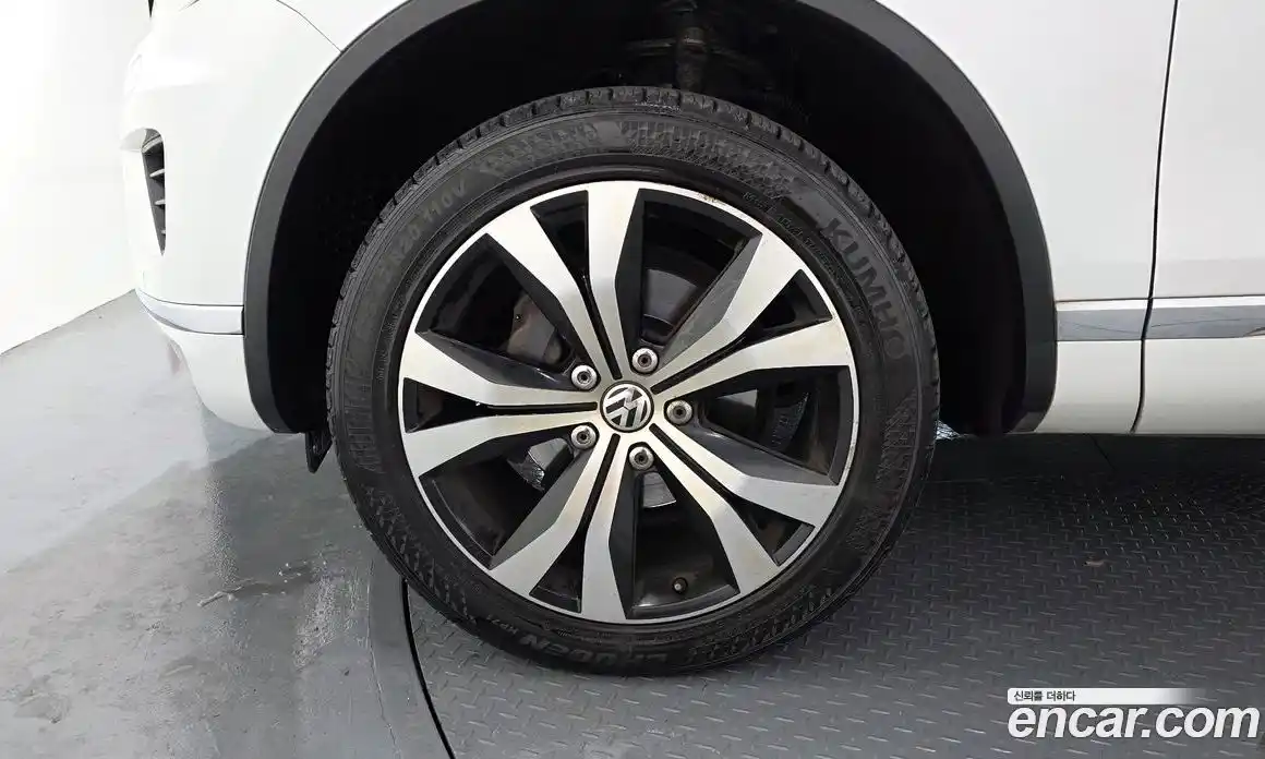 Volkswagen Touareg 2015 3.0 гидро в Москве № 400967, фото 5