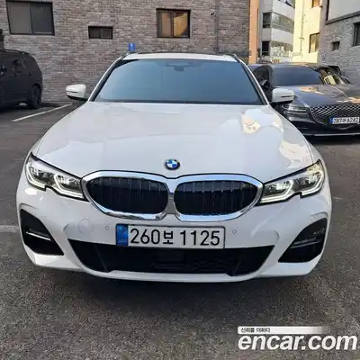 BMW 3-Series, 2022