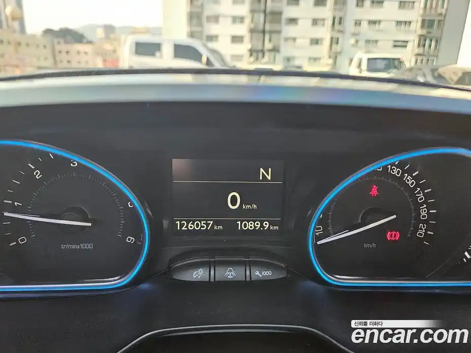 Peugeot 2008 2015 1.6 гидро в Москве № 547947, фото 16