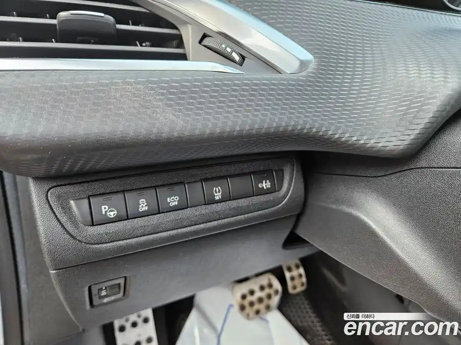 Peugeot 2008 2015 1.6 гидро в Москве № 547947, фото 17