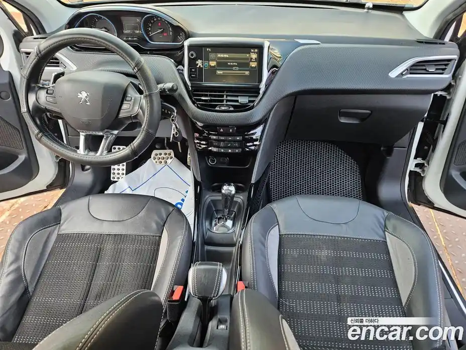 Peugeot 2008 2015 1.6 гидро в Москве № 547947, фото 9