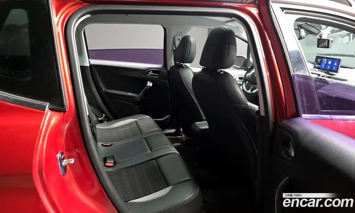 Peugeot 2008 2015 1.6 гидро в Москве № 585393, фото 12