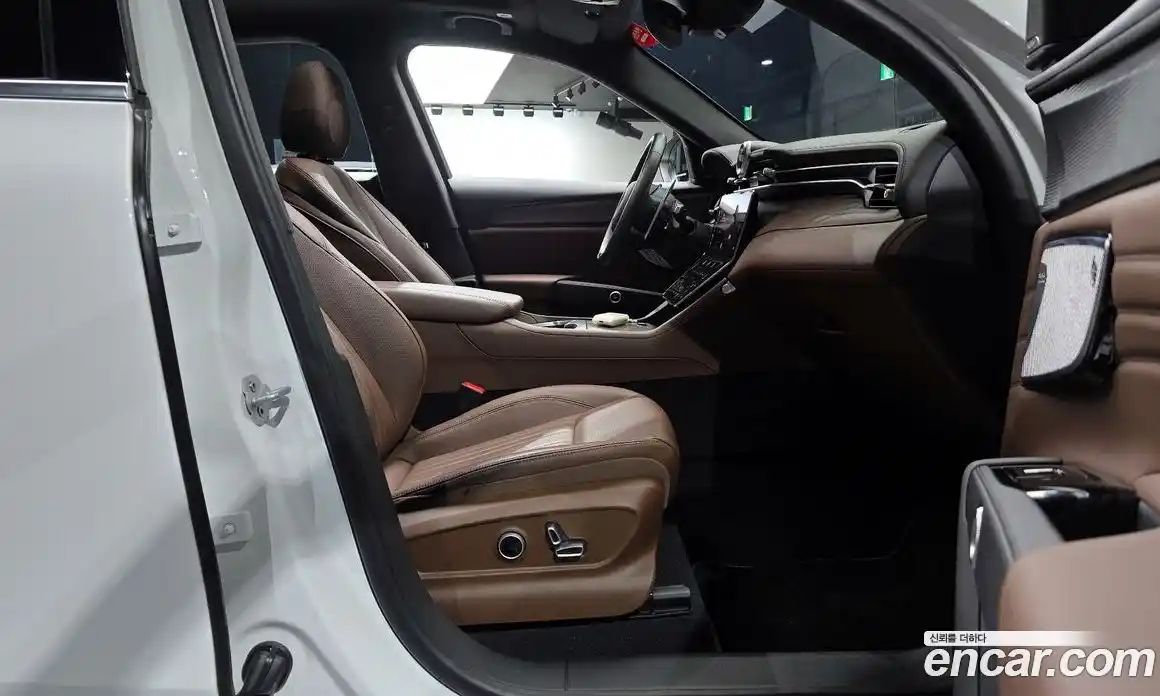 Maserati Grecale 2024 2.0 гидро в Москве № 610591, фото 11