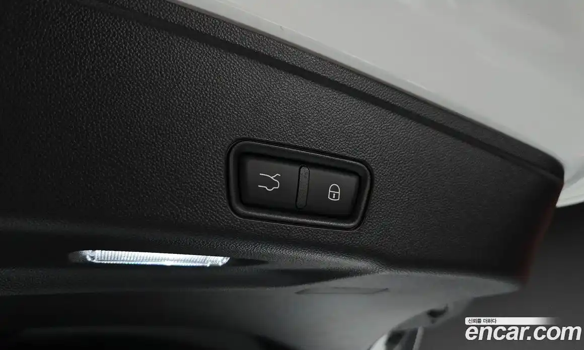 Maserati Grecale 2024 2.0 гидро в Москве № 610591, фото 20