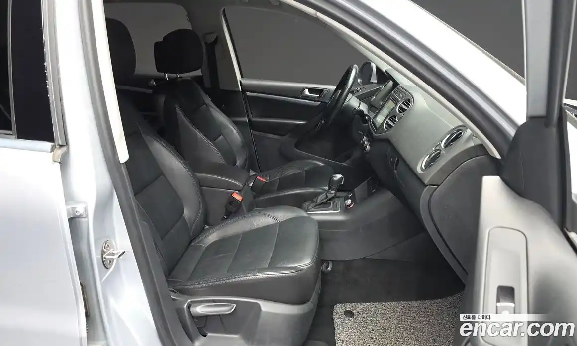 Volkswagen Tiguan 2014 2.0 гидро в Москве № 629126, фото 11