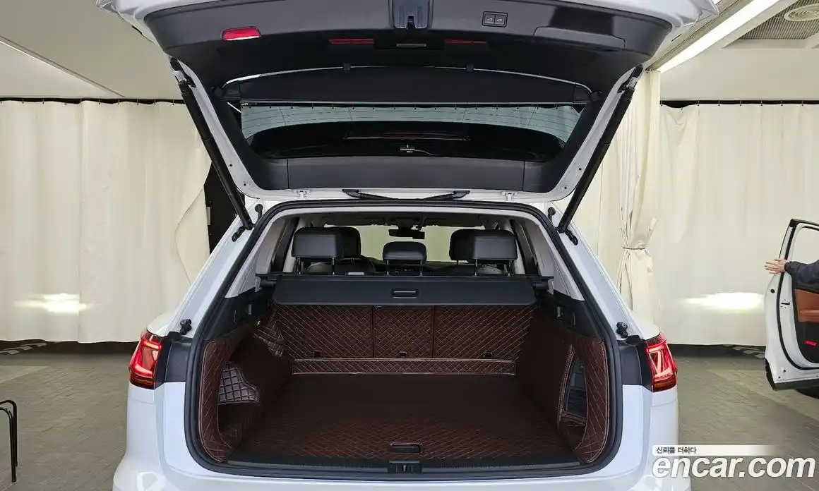Volkswagen Touareg 2023 3.0 гидро в Москве № 725023, фото 20