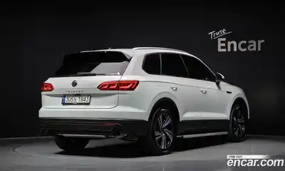 Volkswagen Touareg 2023 3.0 гидро в Москве № 725023, миниатюра 2