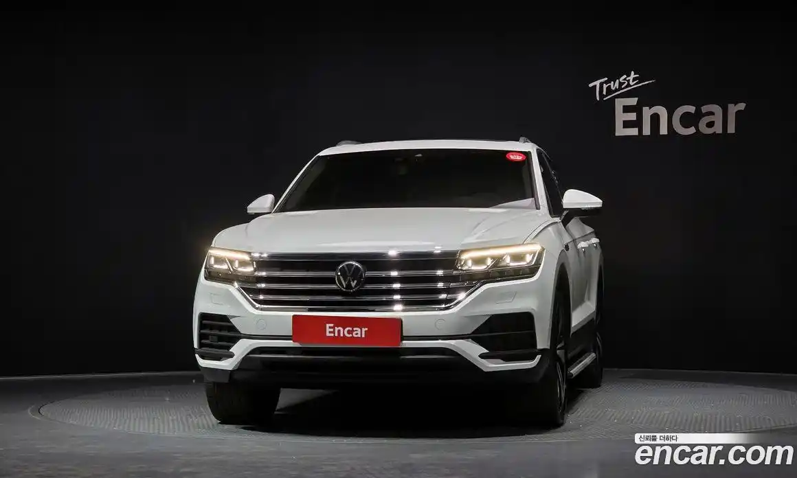 Volkswagen Touareg 2023 3.0 гидро в Москве № 725023, фото 3