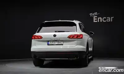 Volkswagen Touareg 2023 3.0 гидро в Москве № 725023, миниатюра 4