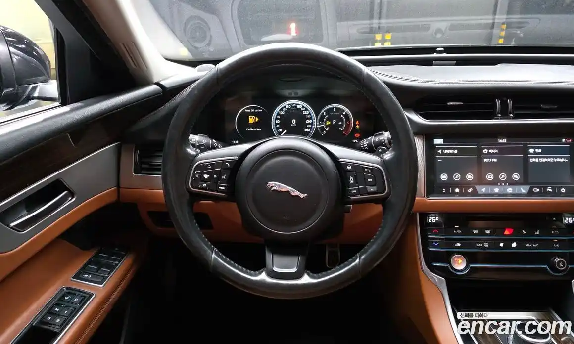Jaguar XF 2016 2.0 гидро в Москве № 758792, фото 13