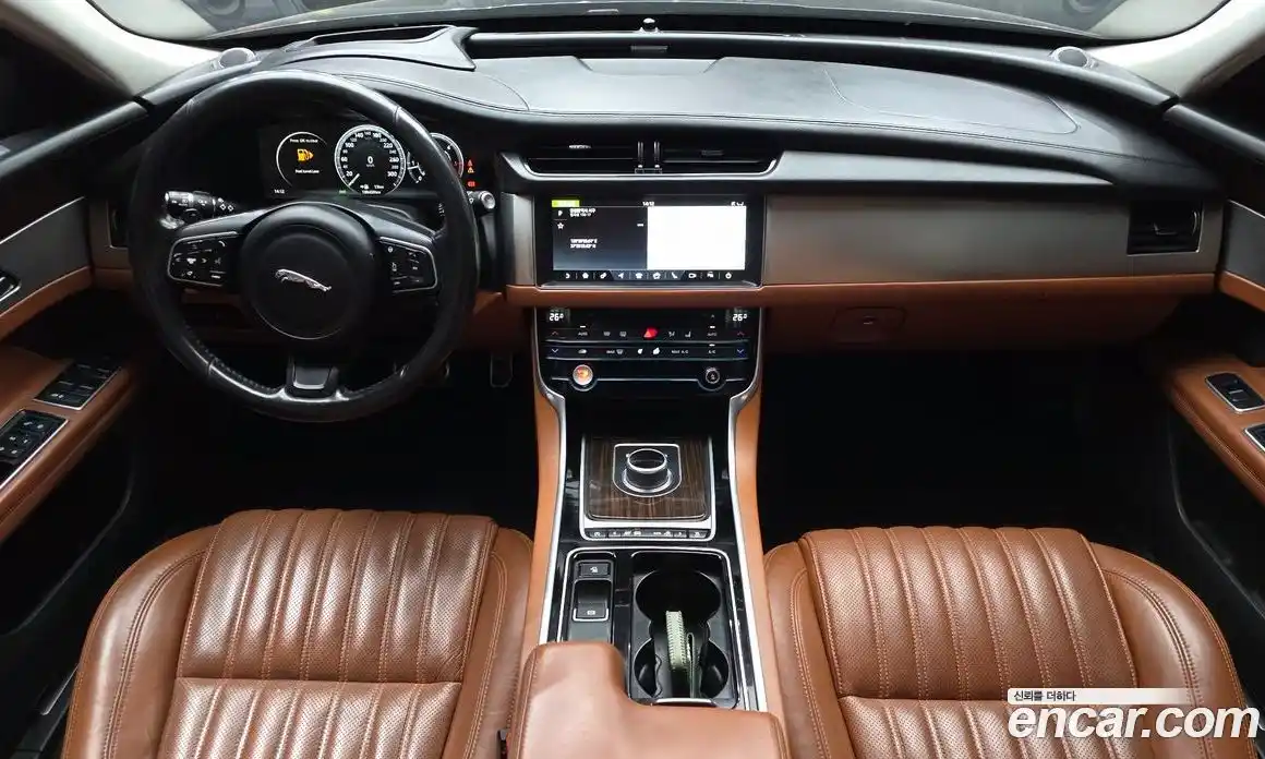 Jaguar XF 2016 2.0 гидро в Москве № 758792, фото 7