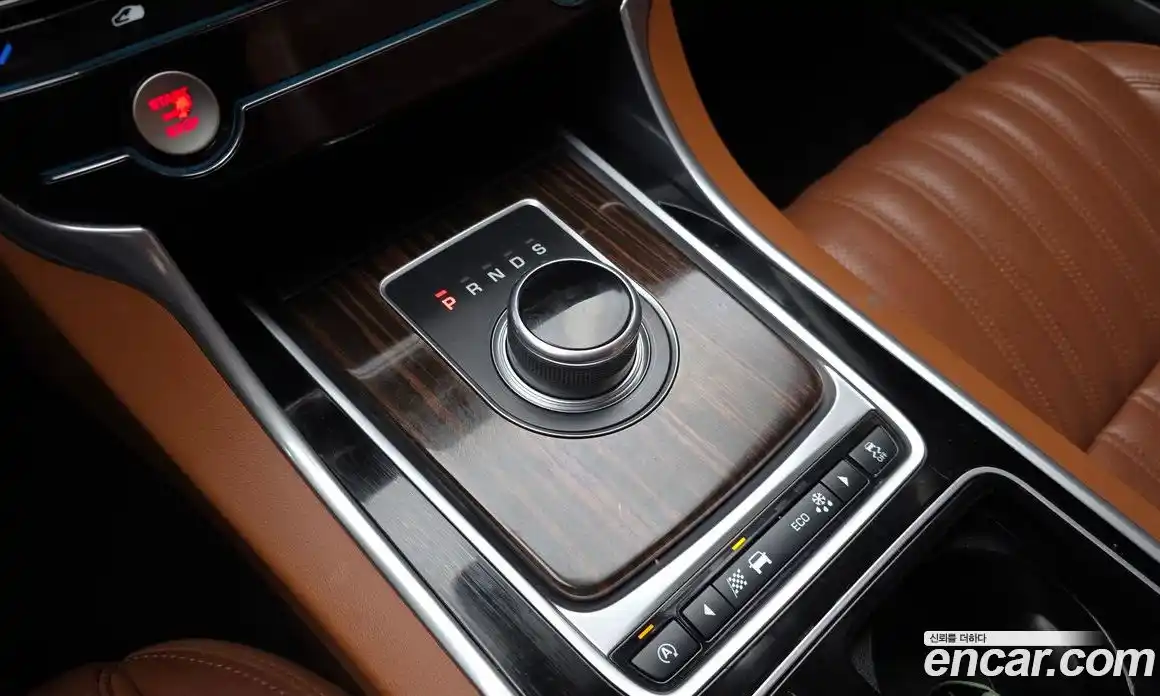 Jaguar XF 2016 2.0 гидро в Москве № 758792, фото 9