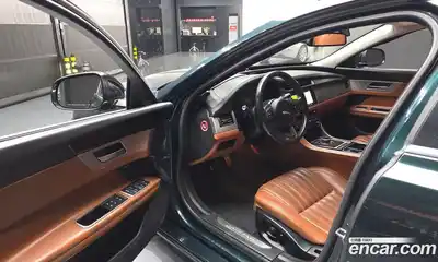 Jaguar XF 2016 2.0 гидро в Москве № 758792, миниатюра 10