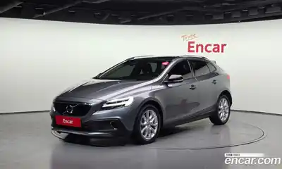 Volvo V40, 2018