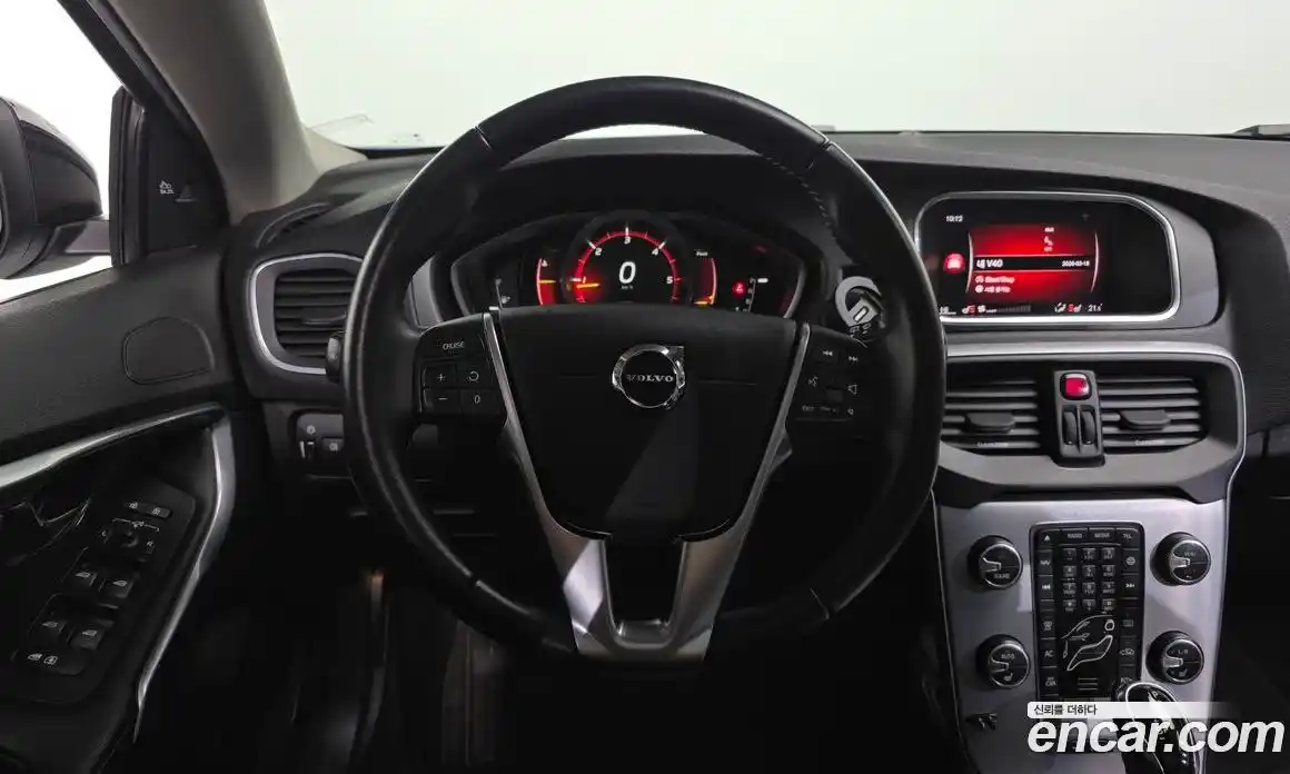 Volvo V40 2018 2.0 гидро в Москве № 802016, фото 13