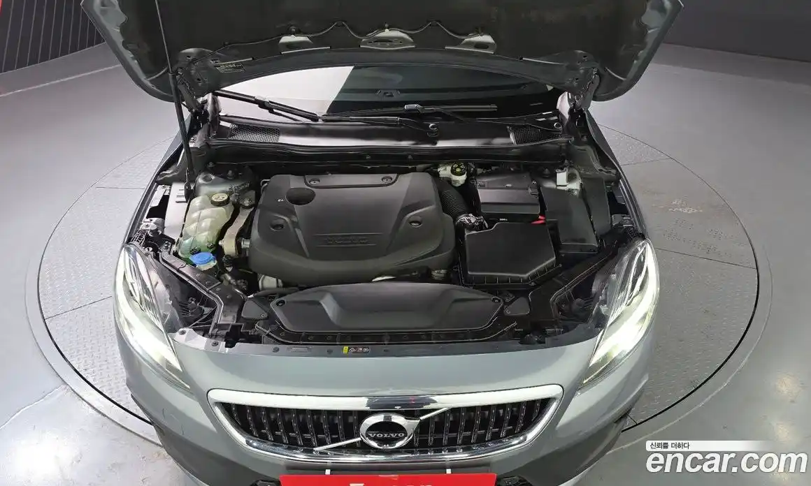 Volvo V40 2018 2.0 гидро в Москве № 802016, фото 6