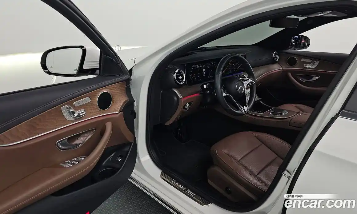 Mercedes-Benz E-Class 2023 2.0 гидро, фото 11
