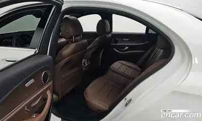 Mercedes-Benz E-Class 2023 2.0 гидро, миниатюра 12