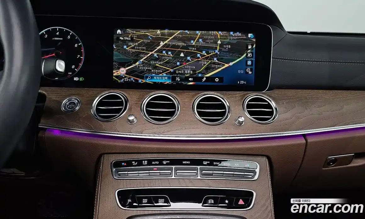 Mercedes-Benz E-Class 2023 2.0 гидро, фото 14