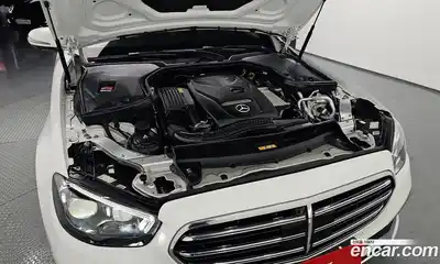 Mercedes-Benz E-Class 2023 2.0 гидро, миниатюра 6