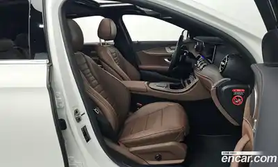 Mercedes-Benz E-Class 2023 2.0 гидро, миниатюра 10