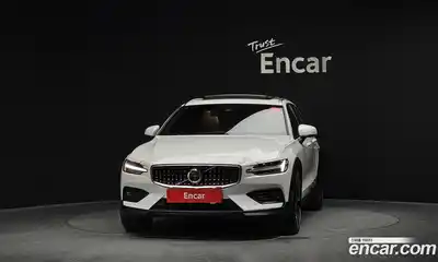 Volvo V60 2024 2.0 гидро в Москве № 823852, миниатюра 3