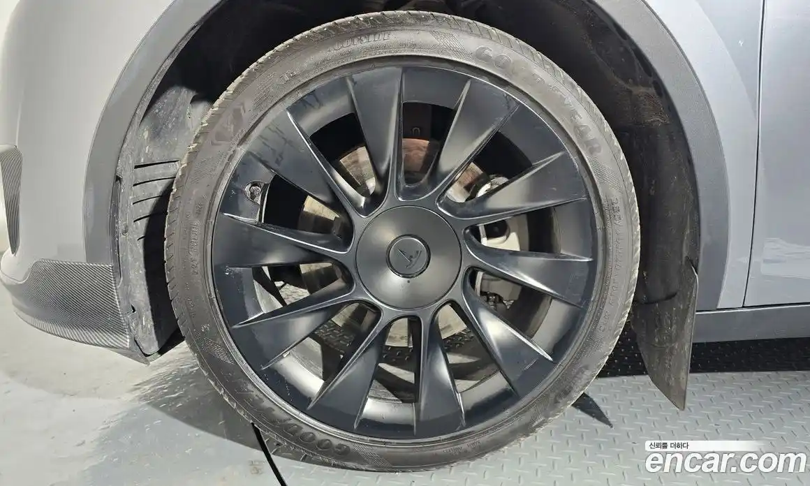 Tesla Model Y 2025 0.2 гидро в Москве № 861779, фото 5