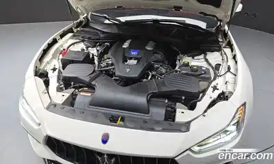 Maserati Ghibli 2018 3.0 гидро в Москве № 863362, миниатюра 6