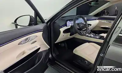 Genesis GV70 2025 2.5 Автомат в Москве № 930275, миниатюра 9