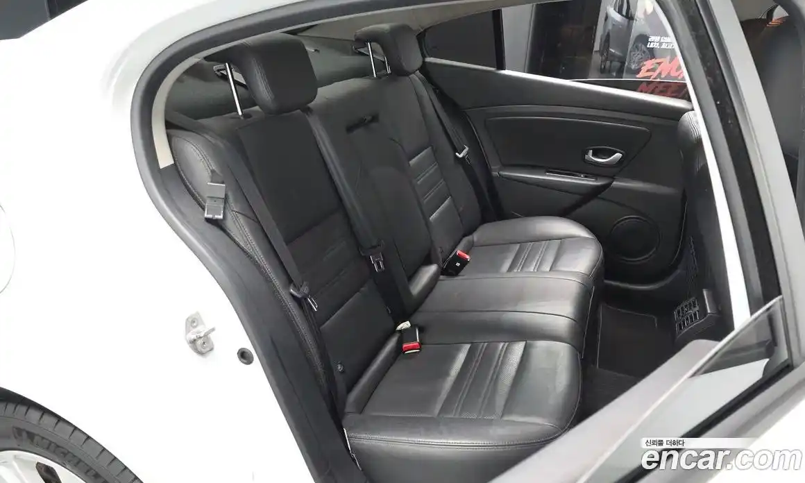 Renault SM3 2018 1.6 гидро в Москве, фото 11