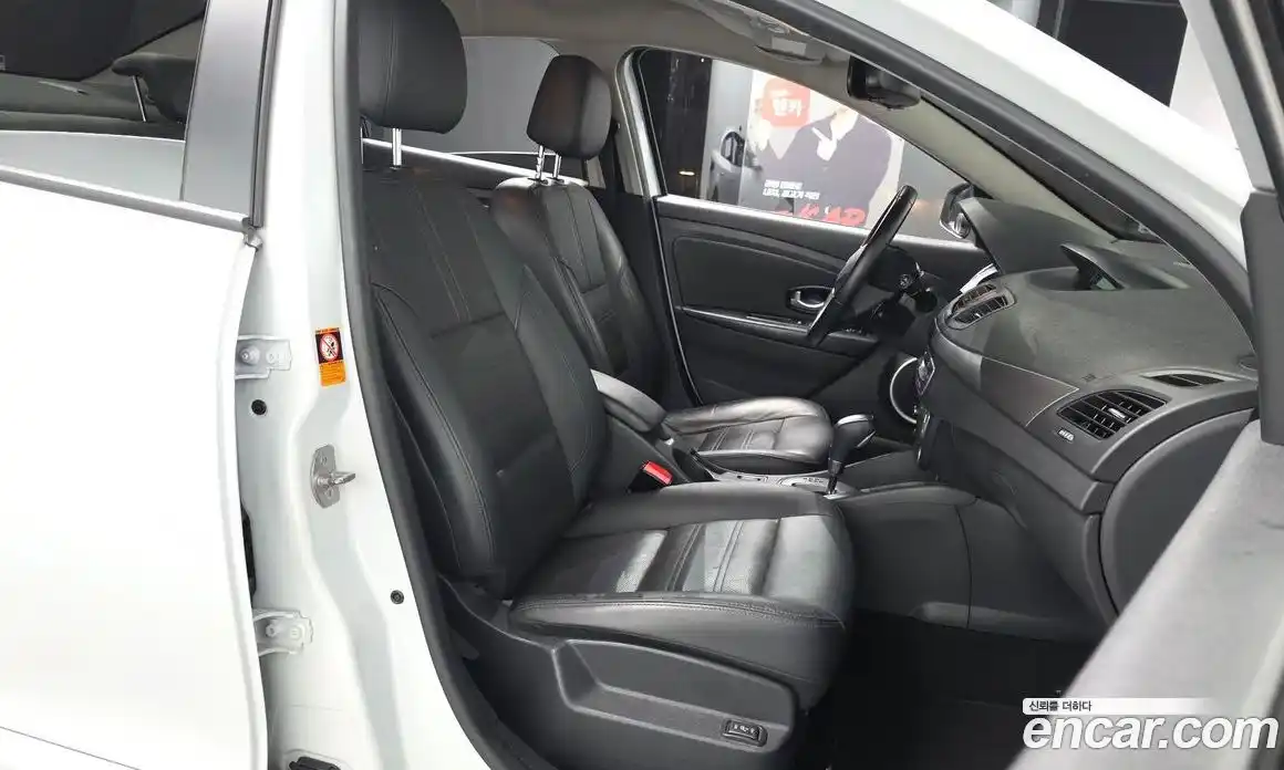 Renault SM3 2018 1.6 гидро в Москве, фото 9