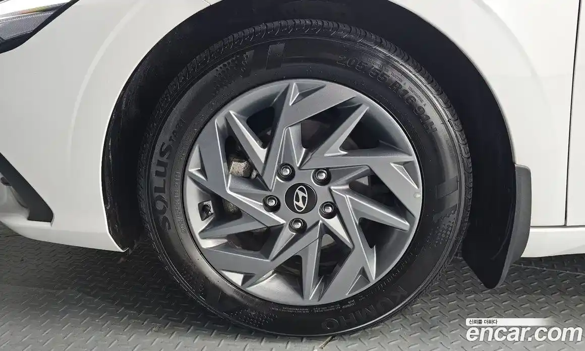 Hyundai Avante 2023 1.6 Автомат в Москве № 971476, фото 5